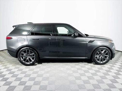 2025 Land Rover Range Rover Sport SE