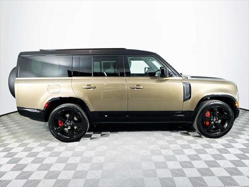 2025 Land Rover Defender 130 P400 X