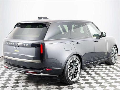2025 Land Rover Range Rover P530 SE