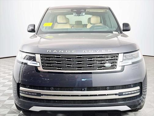 2025 Land Rover Range Rover P530 SE