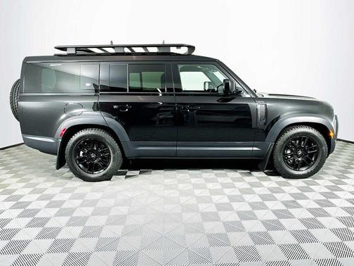 2023 Land Rover Defender 130 SE