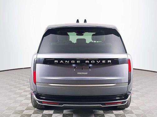 Eiger Grey Metallic 2024 Land Rover Range Rover P400 SE
