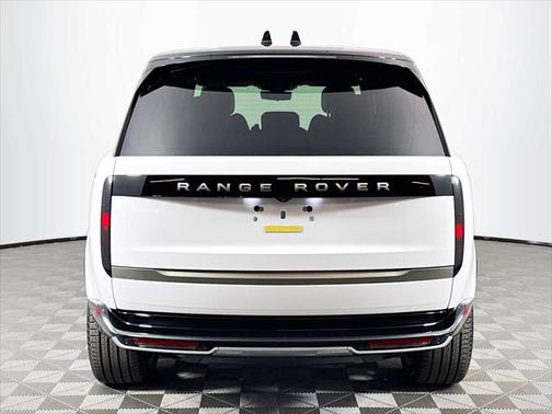 2025 Land Rover Range Rover P550e SE
