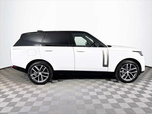 2025 Land Rover Range Rover P550e SE