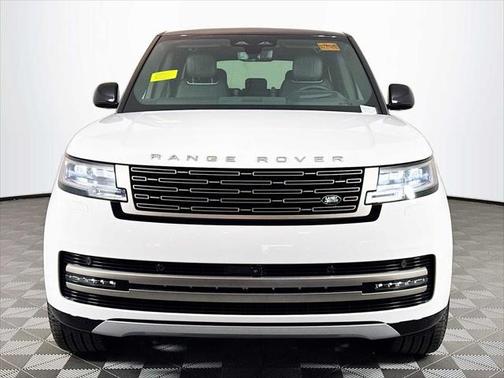 2025 Land Rover Range Rover P550e SE