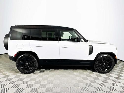 2023 Land Rover Defender 110 X-Dynamic SE