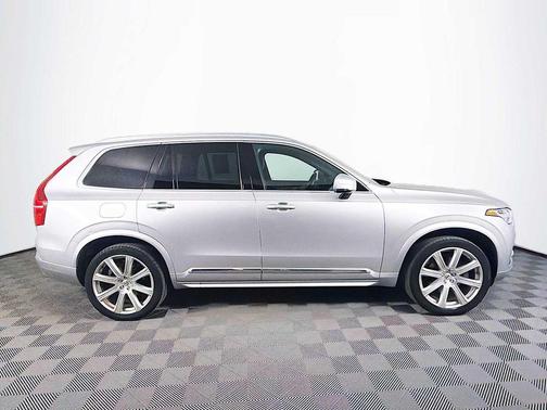 Bright Silver Metallic 2017 Volvo XC90 T6 Inscription