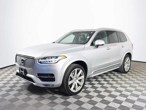 Bright Silver Metallic 2017 Volvo XC90 T6 Inscription