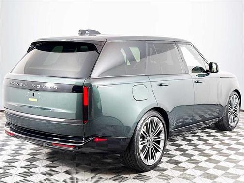 2025 Land Rover Range Rover P400 SE