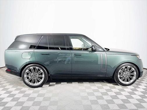 2025 Land Rover Range Rover P400 SE