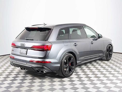 2023 Audi SQ7 4.0T Premium Plus