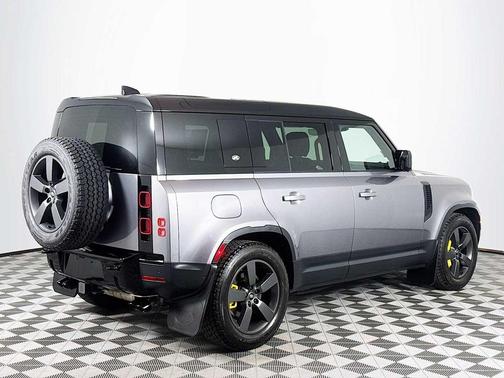 2024 Land Rover Defender 110 P500 SE