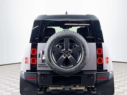 2024 Land Rover Defender 110 P500 SE