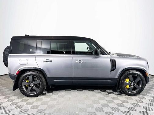 2024 Land Rover Defender 110 P500 SE