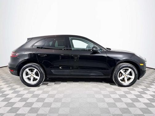 2017 Porsche Macan Base