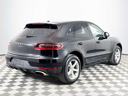 2017 Porsche Macan Base