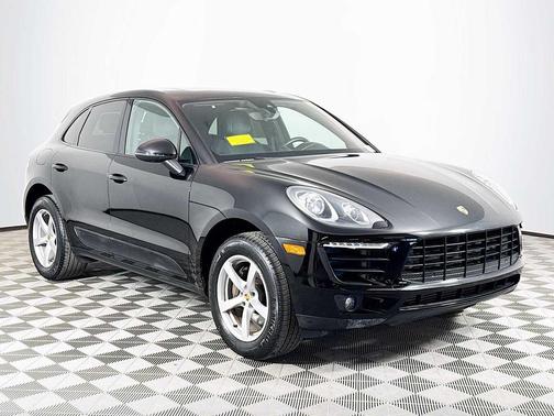 2017 Porsche Macan Base