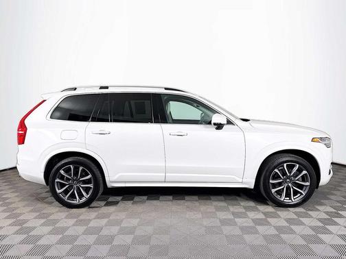 White 2019 Volvo XC90 T5 Momentum