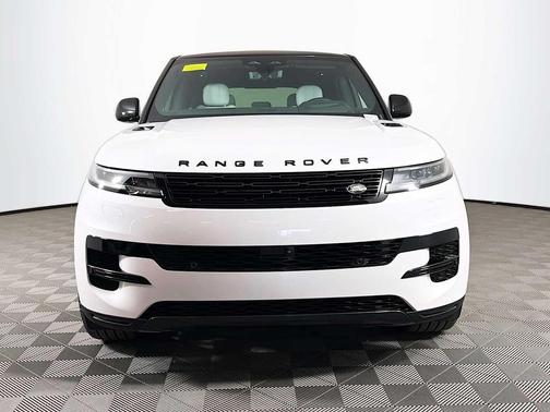Ostuni Pearl White 2026 Land Rover Range Rover Sport SE