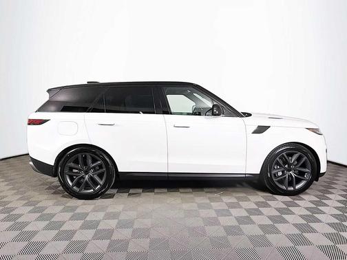 Ostuni Pearl White 2026 Land Rover Range Rover Sport SE