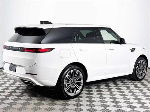 2025 Land Rover Range Rover Sport SE