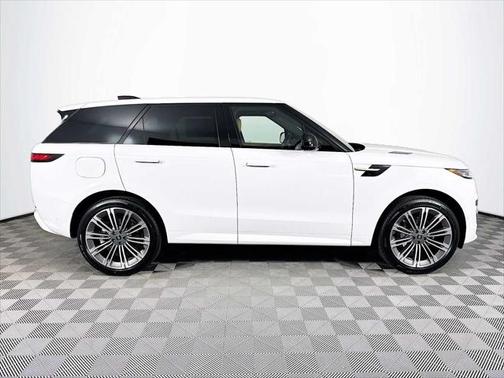2025 Land Rover Range Rover Sport SE