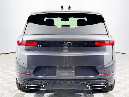 2025 Land Rover Range Rover Sport SE