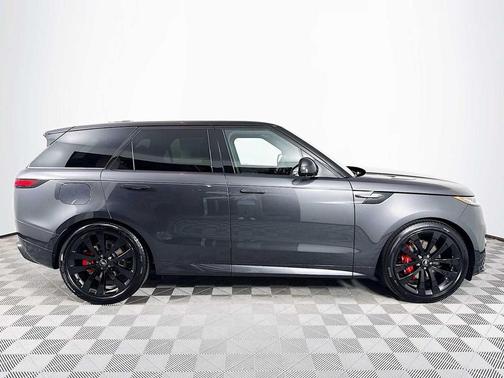 2025 Land Rover Range Rover Sport SE