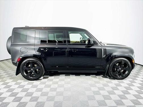 2025 Land Rover Defender 110 V8