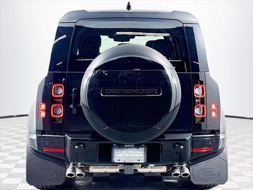2025 Land Rover Defender 110 V8