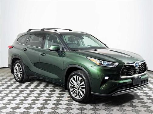 2023 Toyota Highlander Hybrid Platinum