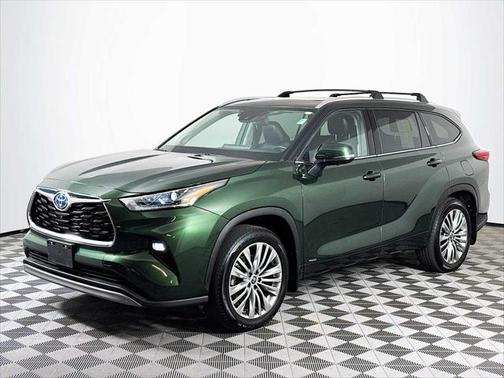 2023 Toyota Highlander Hybrid Platinum