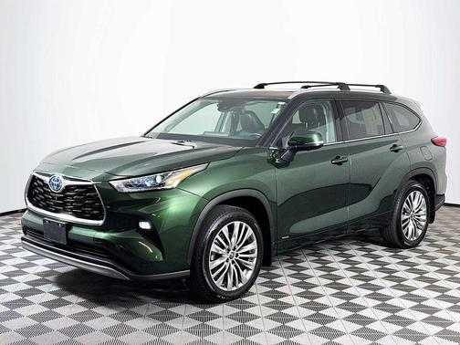 2023 Toyota Highlander Hybrid Platinum