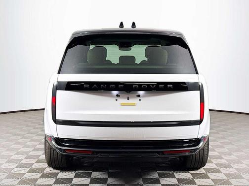 Fuji White 2026 Land Rover Range Rover P400 SE
