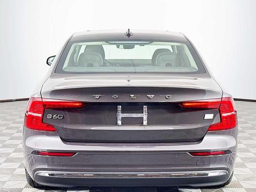 2023 Volvo S60 Recharge Plug-In Hybrid T8 Ultimate Bright Theme