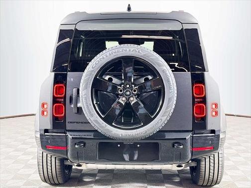2025 Land Rover Defender 90 P400 X-Dynamic SE