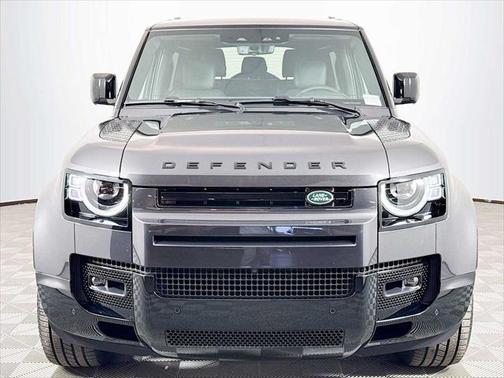 2025 Land Rover Defender 90 P400 X-Dynamic SE