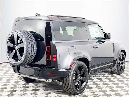 2025 Land Rover Defender 90 P400 X-Dynamic SE