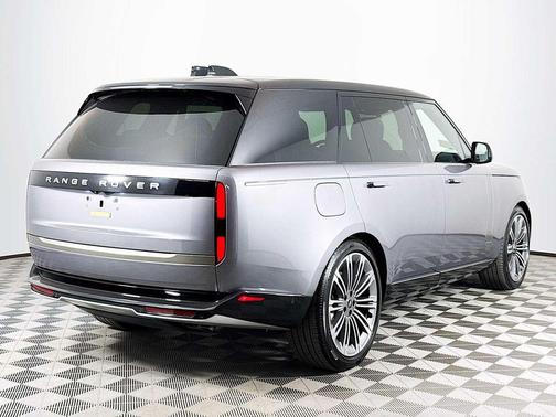 Eiger Grey Metallic 2025 Land Rover Range Rover P530 SE 7 Seat