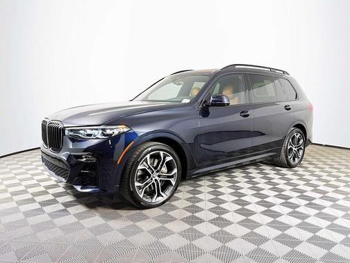 Carbon Black Metallic 2022 BMW X7 xDrive40i