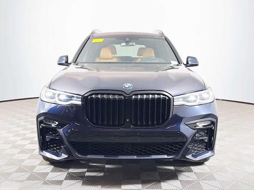 Carbon Black Metallic 2022 BMW X7 xDrive40i