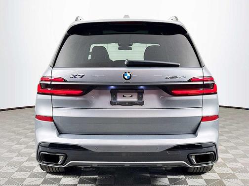 Skyscraper Grey Metallic 2024 BMW X7 xDrive40i