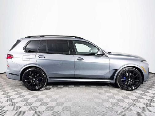 Skyscraper Grey Metallic 2024 BMW X7 xDrive40i