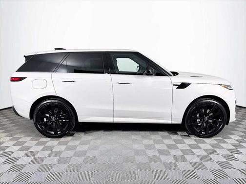2025 Land Rover Range Rover Sport SE