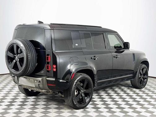 2022 Land Rover Defender 110 X-Dynamic HSE