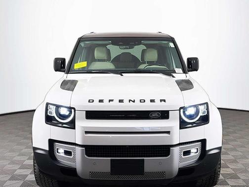 2023 Land Rover Defender 110 SE