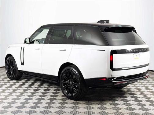 2025 Land Rover Range Rover P400 SE