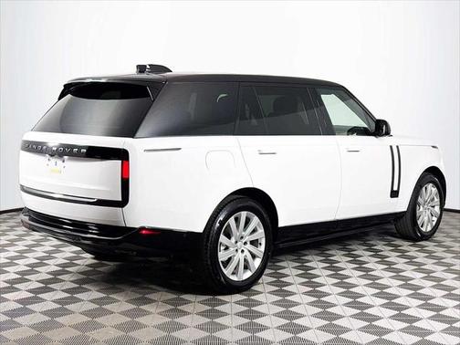 2025 Land Rover Range Rover P400 SE 7 Seat
