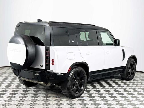2023 Land Rover Defender 110 X-Dynamic SE