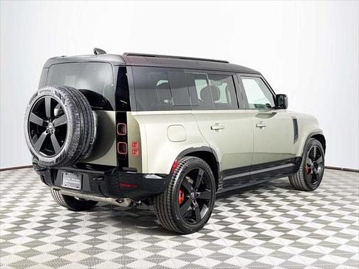 2025 Land Rover Defender 110 P400 X